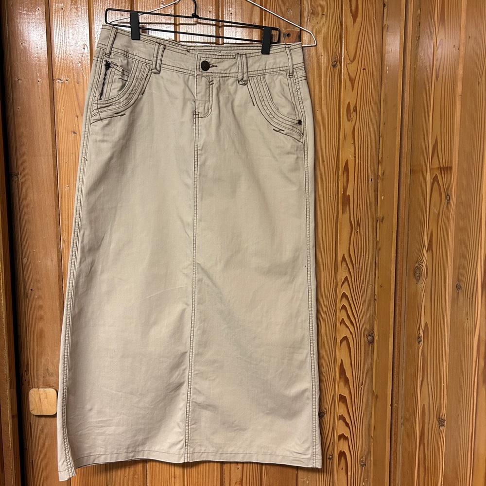 Maurices long straight khaki skirt size 7/8